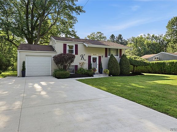 3rd image of 959 Bonnie Lake Dr