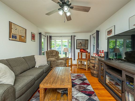 3rd image of 4028 Lynner Dr