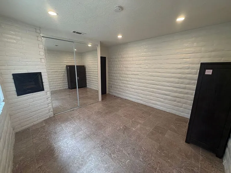 6088 De La Rosa Ln #3 — Photo 4