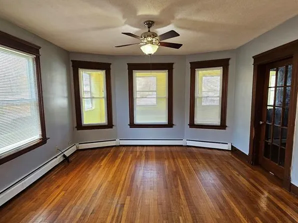 75 Vernon St, Waterbury, CT 06708