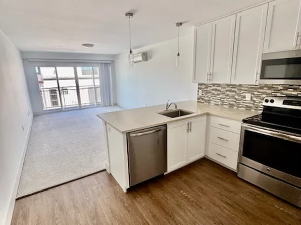 926 Woodside, 926 Woodside Rd #401, Redwood City, CA 94061