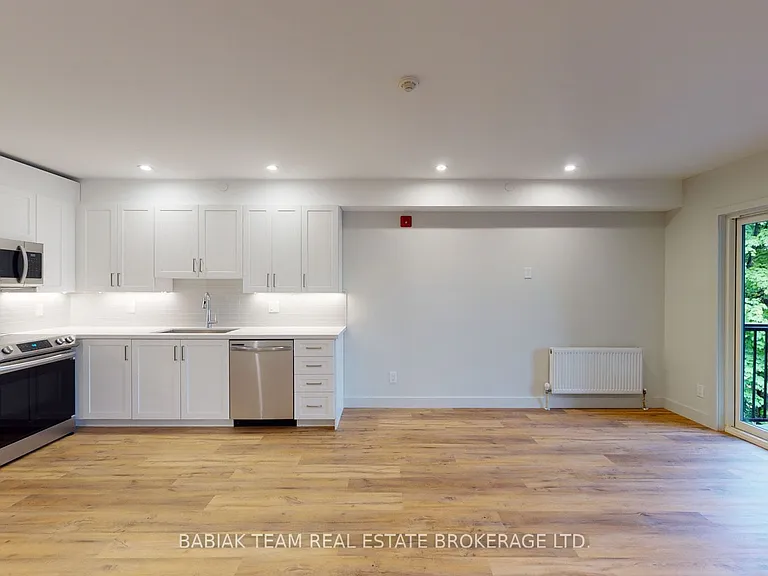 238 Jane St #302 — Photo 4