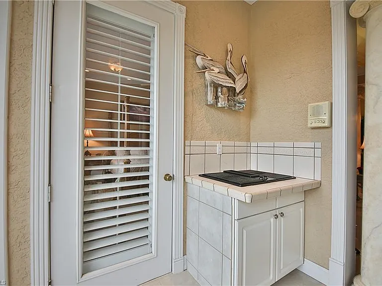 837 Sailaway Ln #202 — Photo 7