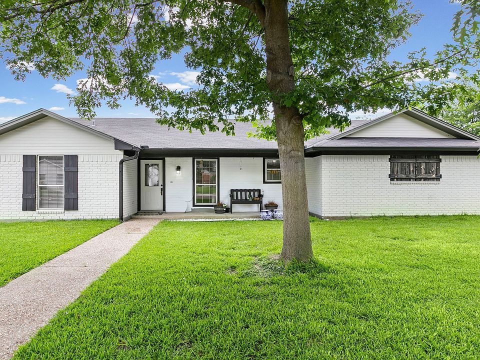1st image of 224 Crockett Ln