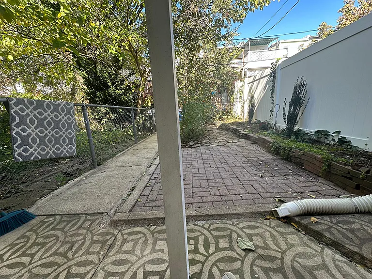826 W 34th St — Photo 17