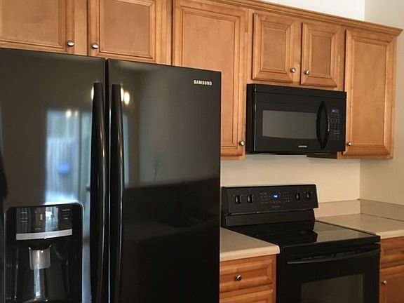 2nd image of 1037 Masons Pl