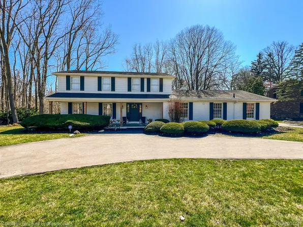 2961 Woodcreek Way, Bloomfield Hills, MI 48304