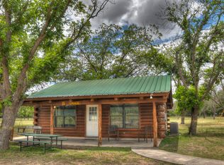 90 Johnny Seibert Ln, Leakey, TX 78873