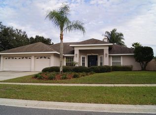 3938 Appletree Dr, Valrico, FL 33594