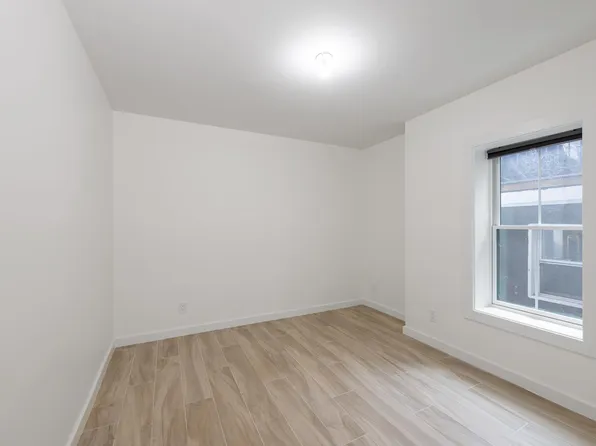 340 Randolph Avenue image 6 of 10