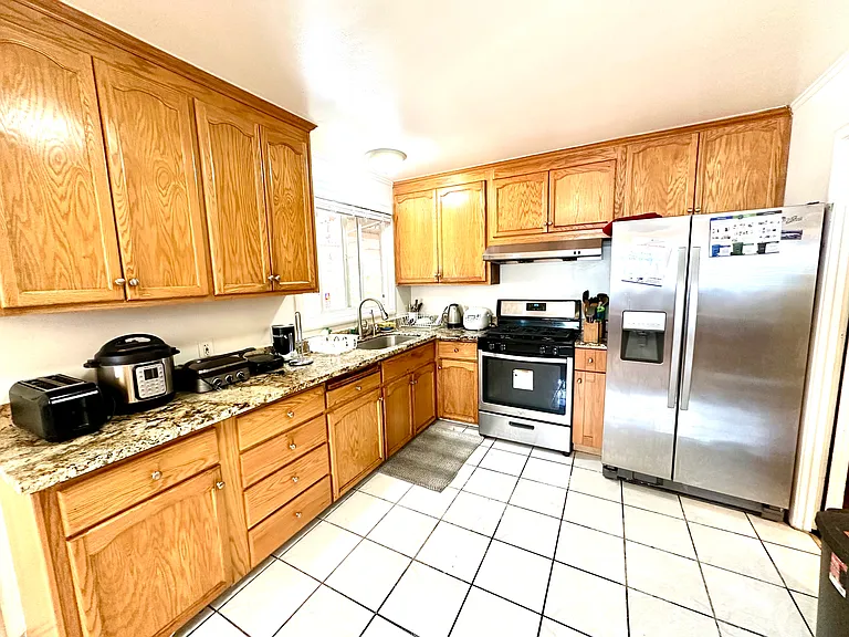 2316 Cooley Ave — Photo 4