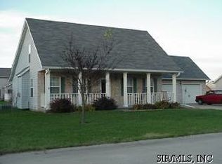 1239 Larkspur Dr, Mascoutah, IL