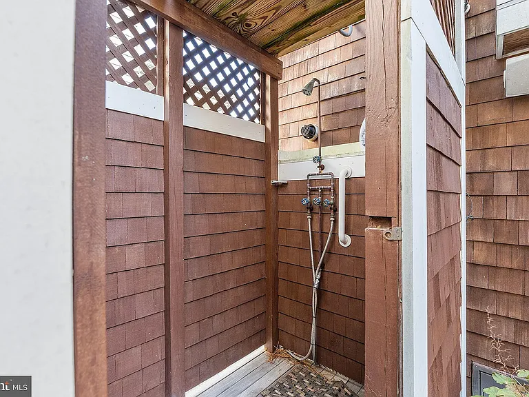 41 N Atlantic Ave — Photo 35