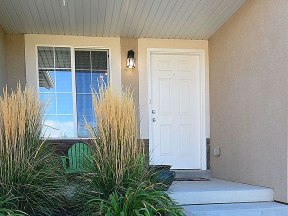 3rd image of 358 W Cinnamon Cir