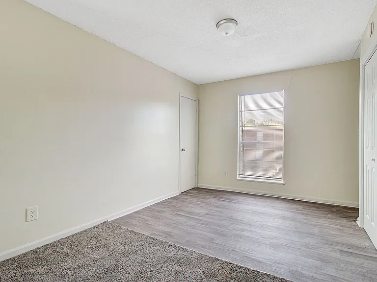 Ashley Chase Apartments — Photo 6