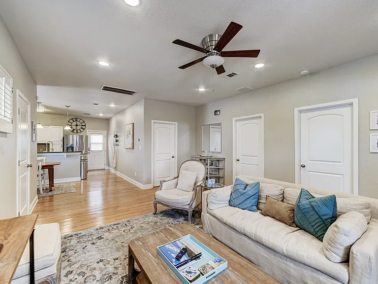 1302 Cedar Ave — Photo 10