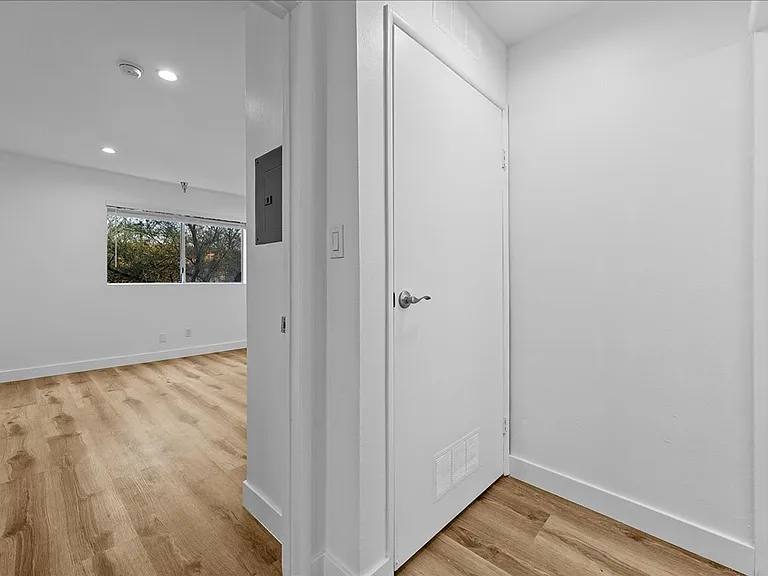 2730 W Temple St #101 — Photo 7