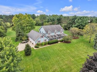 13868 Merrie Meadow Ln, South Lyon, MI