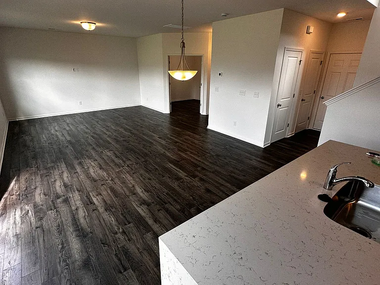 242 Redondo Dr — Photo 2