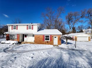 215 Park View Blvd, Lake Orion, MI 48362