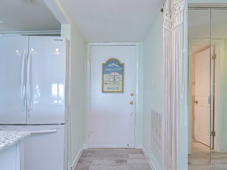400 64th Ave #1006 — Photo 4