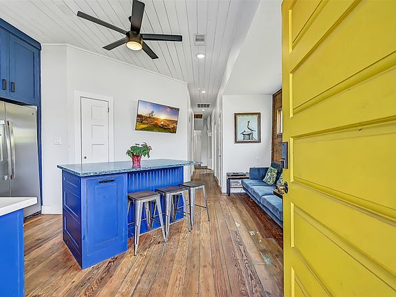 4th image of 2909 Avenue R