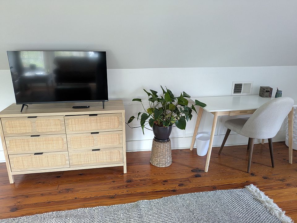 Private Bedroom with Smart TV