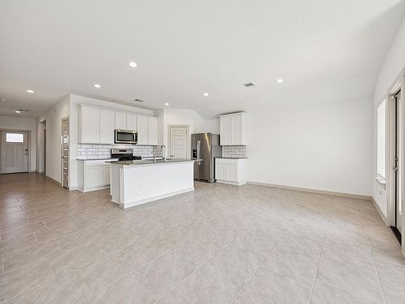 3rd image of 30031 Reagans Ranch Dr