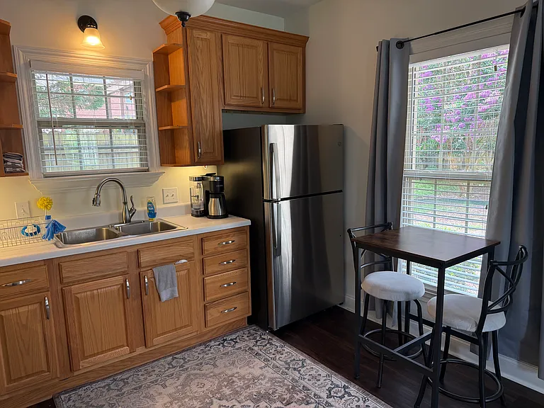 147 Greenlawn Dr NE — Photo 5