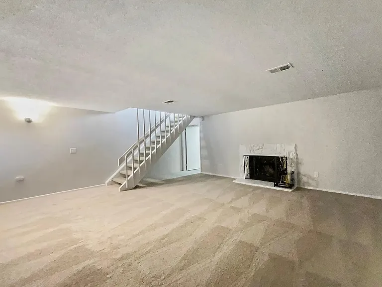 4262 E Maplewood Way — Photo 11