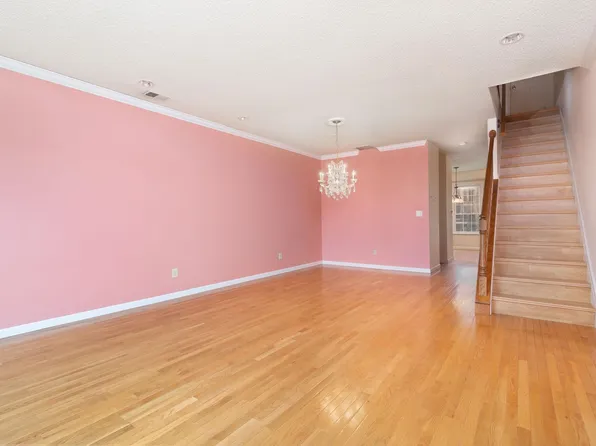 112 Cottonwood Street image 3 of 17