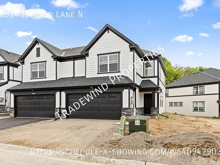 10534 Harbor Ln N — Photo 1