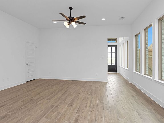3rd image of 2834 Sunrise Field Ln