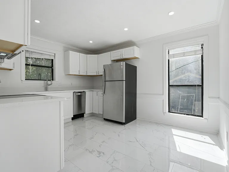 129 Sandalwood Cir — Photo 6