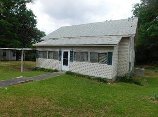 207 Charlotte St, Hamlet, NC 28345