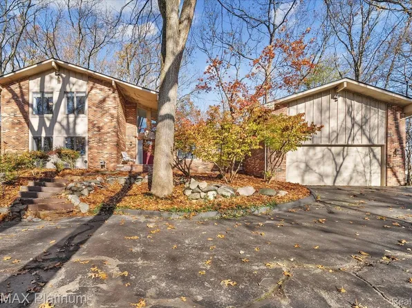 5651 Shoshoni Pass, Pinckney, MI 48169