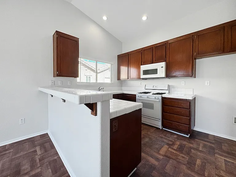 78720 W Harland Dr — Photo 3