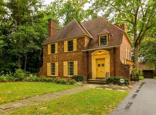 2258 Lamberton Rd, Cleveland Heights, OH 44118