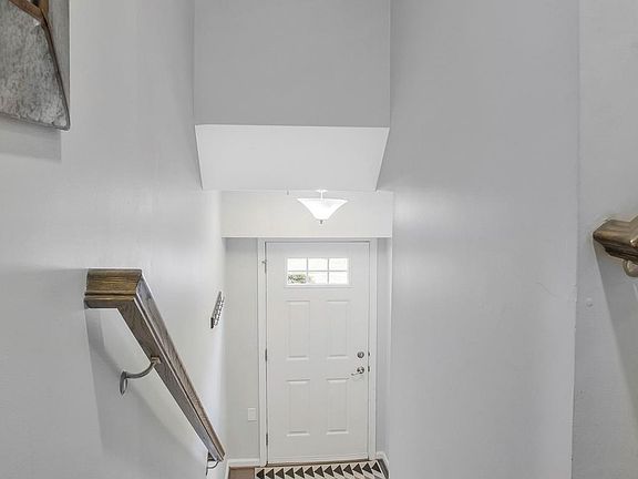 5th image of 3117 Presidential Golf Dr
