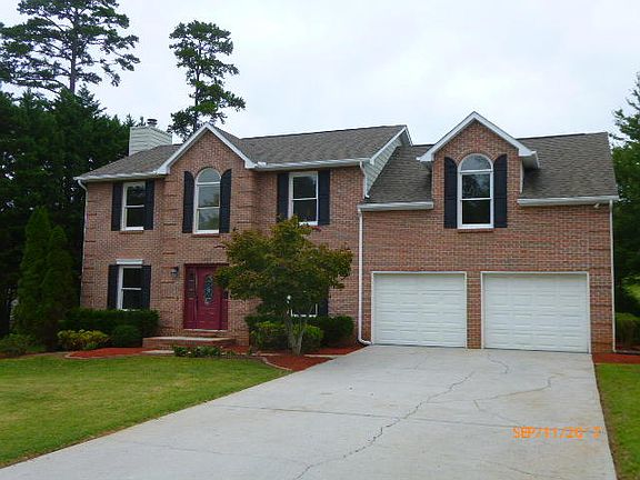 2nd image of 3209 Roanoke Cir