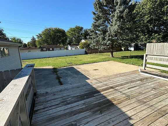 5th image of 5041 Carol Ct