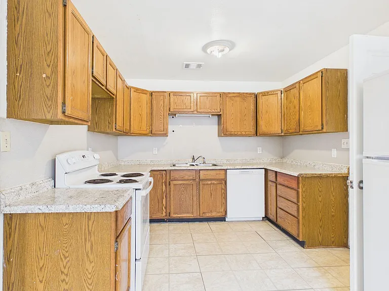 4308 S Jackson St — Photo 8