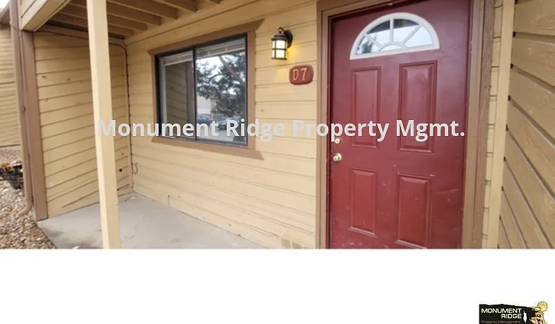 2 bed, 1.5 bath, 1060 sqft, $1,095 — Photo 1