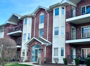 13129 Forest Ridge Dr APT 2B, Palos Heights, IL 60463