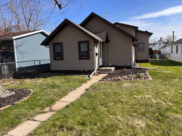 629 21st Ave SW, Cedar Rapids, IA 52404