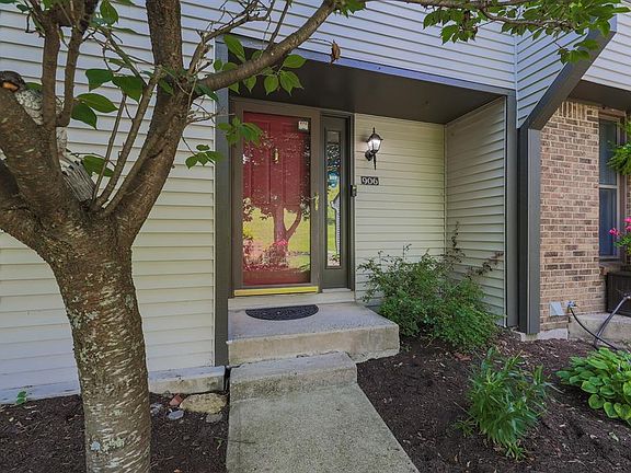 3rd image of 906 Dry Valley Ct
