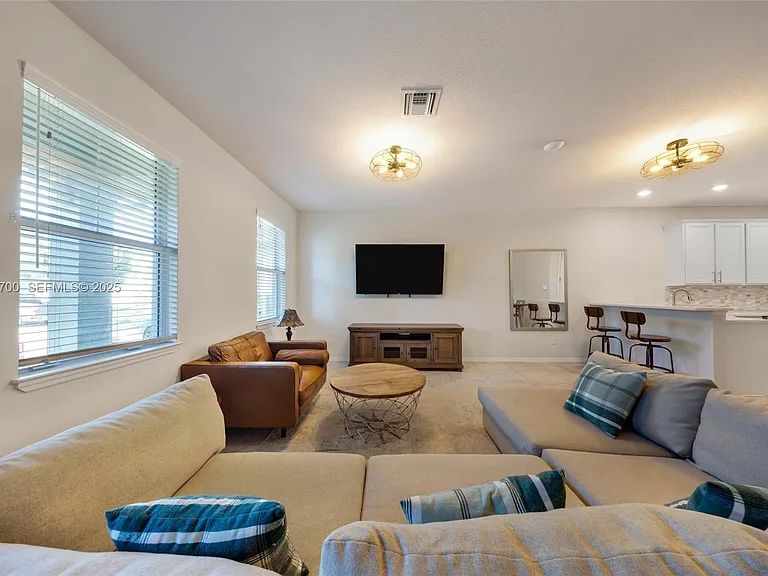 5110 Eucalyptus Dr #3 — Photo 3