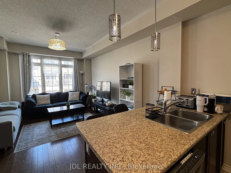 2435 Greenwich Dr #33 — Photo 4