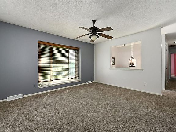 4th image of 934 Dunwich Dr