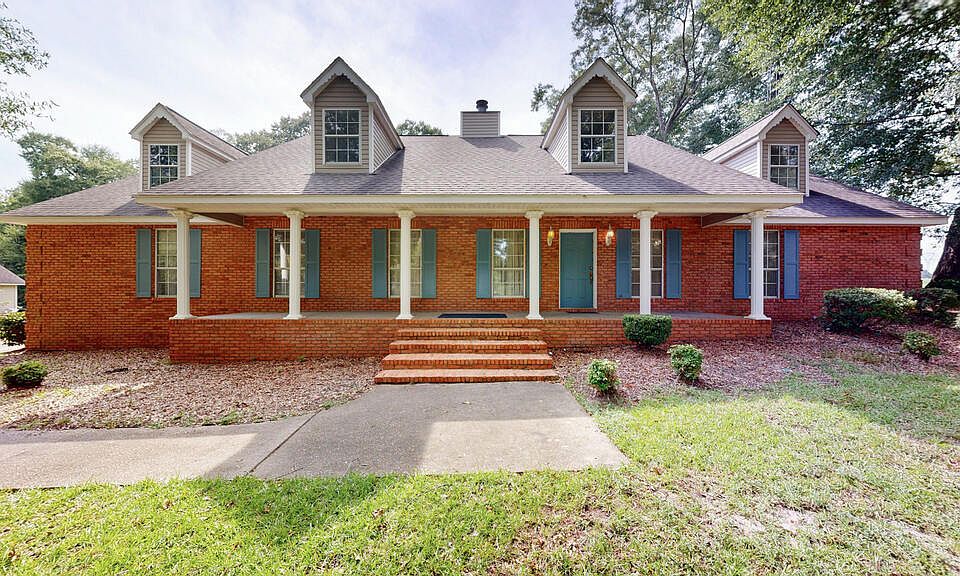 1st image of 400 Shakespeare Dr